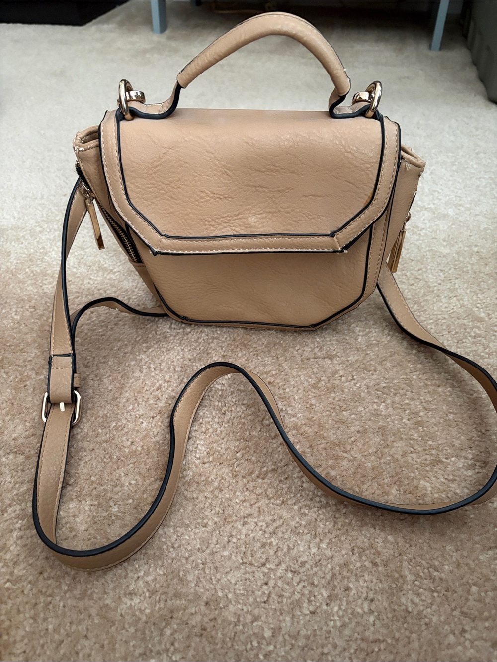 Great condition VR Crossbody for Sale!